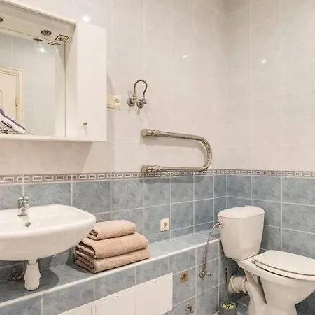 Old Town Next To Saint Peter's Church Апартаменти