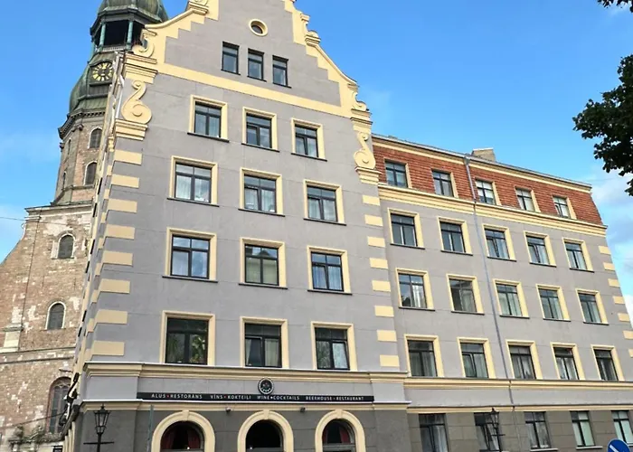 Апартаменты Old Town Next To Saint Peter's Church